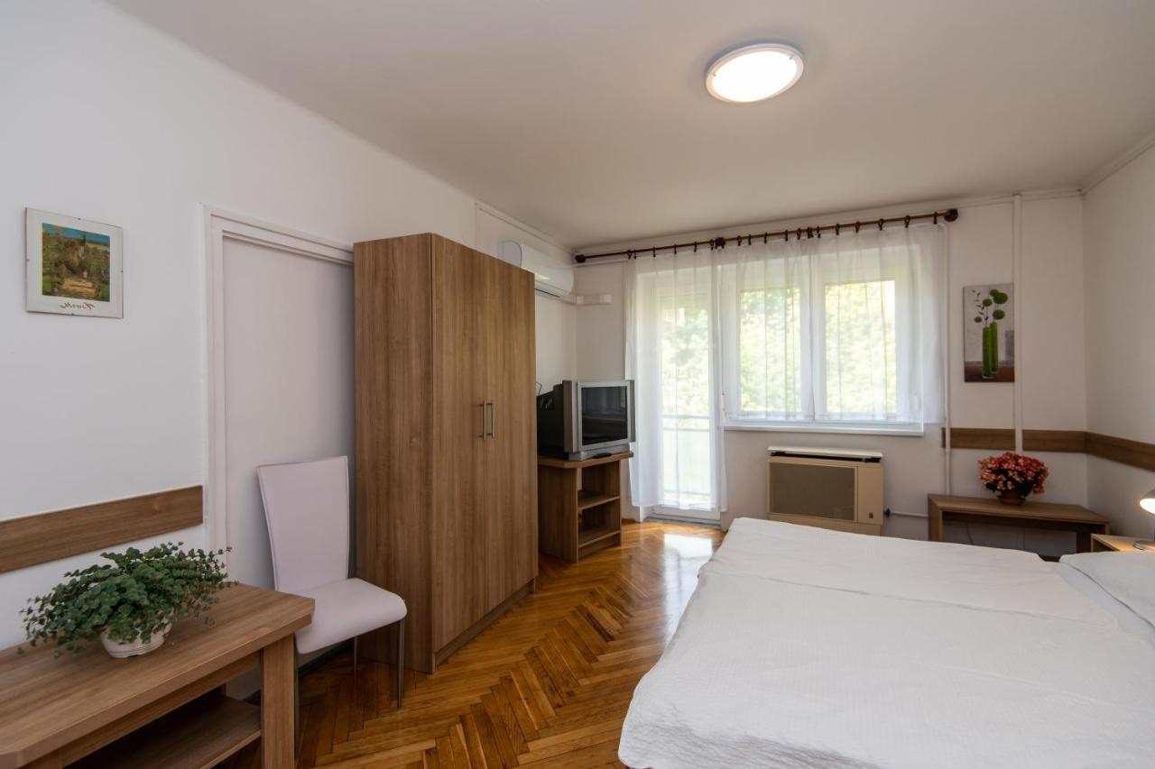 Kis Janos Apartman Шопрон Экстерьер фото
